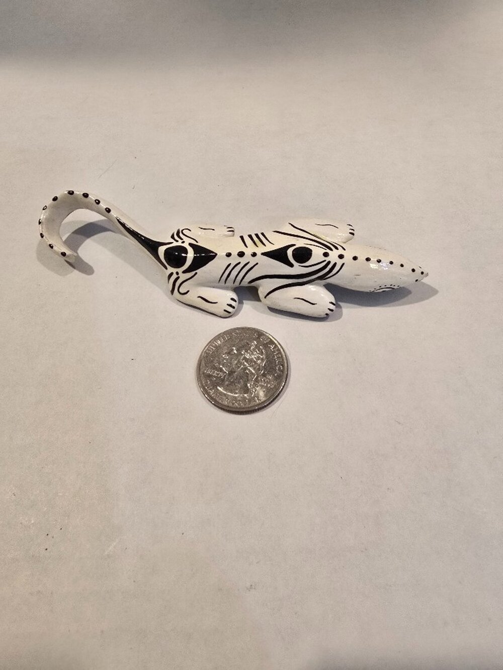 Pin Handcrafted Wood Lizard White SW Native American Black Pattern Small 1980s